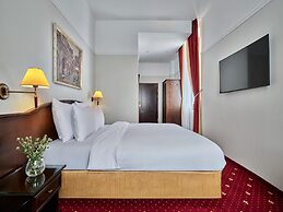 Hotel President