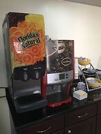 Days Inn & Suites by Wyndham Tampa near Ybor City