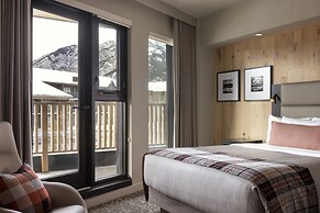 Peaks Hotel & Suites