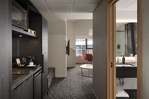 Peaks Hotel & Suites