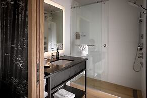 Peaks Hotel & Suites