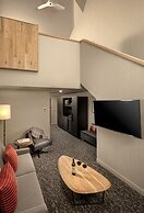 Peaks Hotel and Suites