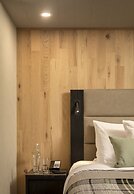 Peaks Hotel and Suites