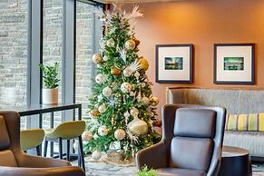 Peaks Hotel and Suites