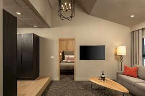 Peaks Hotel and Suites