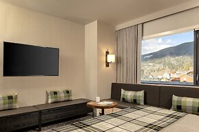 Peaks Hotel and Suites