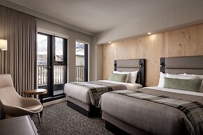 Peaks Hotel & Suites