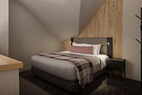 Peaks Hotel & Suites