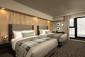 Peaks Hotel and Suites