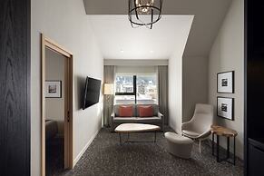 Peaks Hotel & Suites