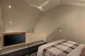 Peaks Hotel and Suites