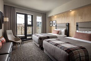 Peaks Hotel & Suites