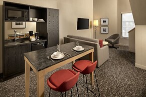 Peaks Hotel and Suites