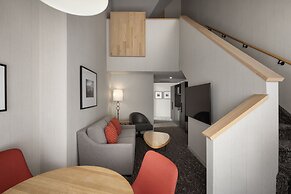 Peaks Hotel & Suites