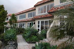 Admiralty Lodge Motel