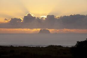 Admiralty Lodge Motel