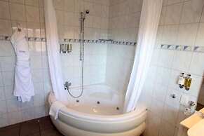 Admiralty Lodge Motel