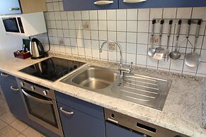 Admiralty Lodge Motel