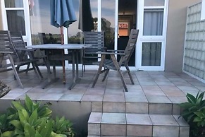 Admiralty Lodge Motel