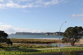 Admiralty Lodge Motel