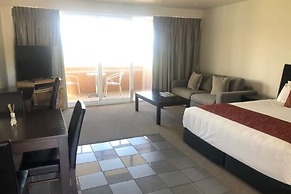 Admiralty Lodge Motel