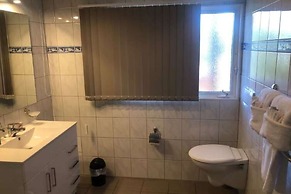 Admiralty Lodge Motel