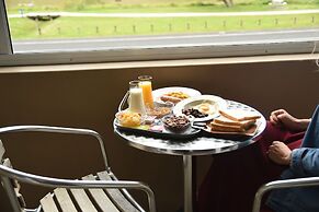 Admiralty Lodge Motel