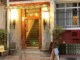 Antique Hostel & Guesthouse