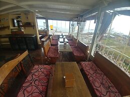 Antique Hostel & Guesthouse