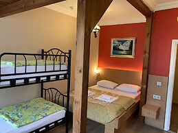 Antique Hostel & Guesthouse