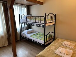 Antique Hostel & Guesthouse