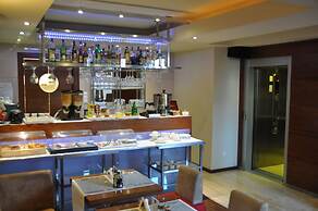 Atrium Hotel