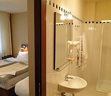 Atrium Hotel