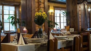 Sojka Resort - Hotel & Drevenice