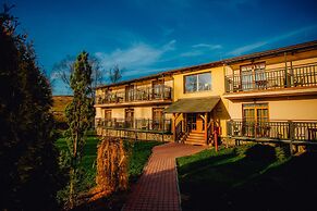 Sojka Resort - Hotel & Drevenice