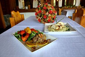 Sojka Resort - Hotel & Drevenice