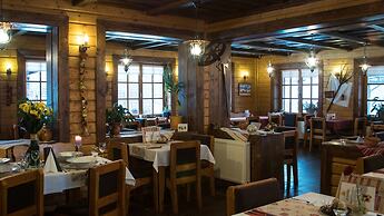 Sojka Resort - Hotel & Drevenice