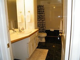 1000 Island Condo Getaway