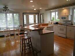 1000 Island Condo Getaway