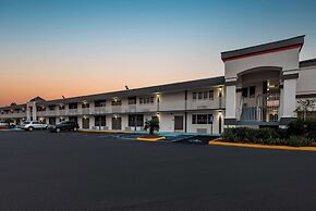 Super 8 by Wyndham Baton Rouge/I-10