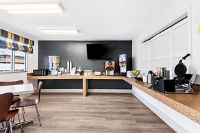 Super 8 by Wyndham Baton Rouge/I-10