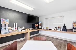 Super 8 by Wyndham Baton Rouge/I-10