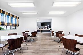 Super 8 by Wyndham Baton Rouge/I-10