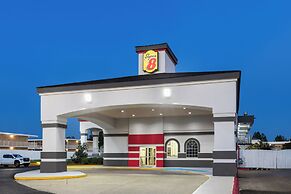 Super 8 by Wyndham Baton Rouge/I-10