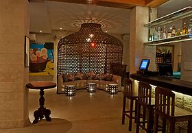 Costabella Tropical Beach Hotel