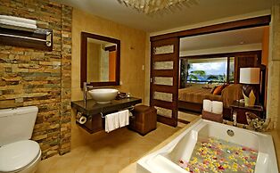 Costabella Tropical Beach Hotel