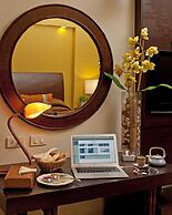 Costabella Tropical Beach Hotel