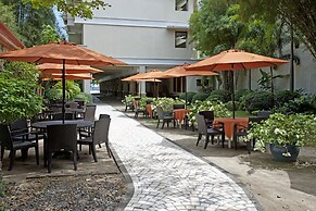 Costabella Tropical Beach Hotel