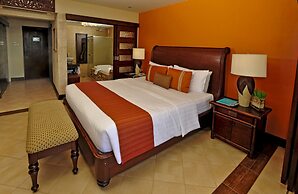 Costabella Tropical Beach Hotel