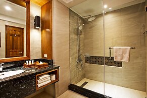 Costabella Tropical Beach Hotel